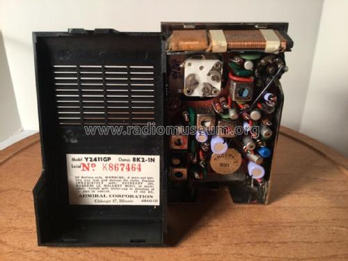 Long Distance Eight Transistor Y2411GP Radio Admiral brand Long Distance Eight Transistor Y2411GP Radio Admiral brand