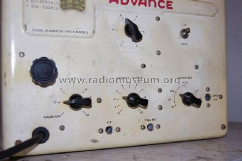 RF Signal Generator E; Advance Electronics (ID = 566395) Ausrüstung