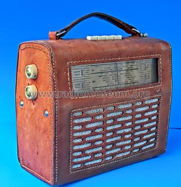 Transistor 3040 FM; AGA and Aga-Baltic (ID = 2795746) Radio