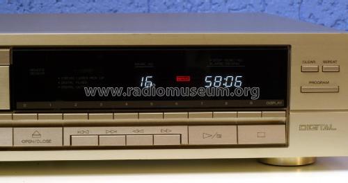 Compact Disc Player CD-32; Akai Electric Co., (ID = 3120440) R-Player