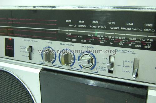 4 Band Stereo Radio Cassette Recorder AJ-457FS; Akai Electric Co., (ID = 1551423) Radio