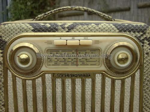 Pinguin M56; Akkord-Radio + (ID = 144458) Radio