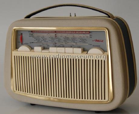 Pinguin U59c; Akkord-Radio + (ID = 949260) Radio