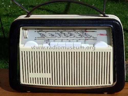 Pinguin U62 de Luxe; Akkord-Radio + (ID = 681873) Radio