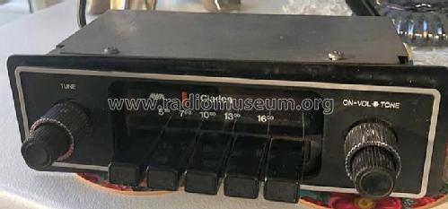 Clarion Push Button Car Radio RU-130Y-01; Amalgamated Wireless (ID = 3173669) Car Radio