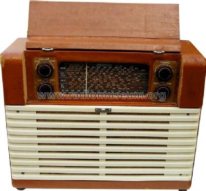 Radiola 452PZ; Amalgamated Wireless (ID = 659724) Radio