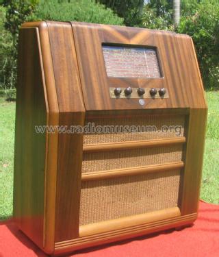 Radiola 715C; Amalgamated Wireless (ID = 2342833) Radio