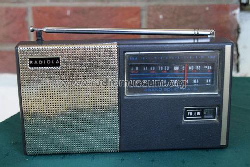 Radiola CR-P33F ; Amalgamated Wireless (ID = 1746140) Radio