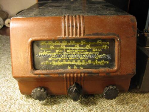 Champion 4748; American Apparate (ID = 1504943) Car Radio