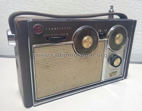 10 Transistor AM/FM Portable 64R78; Arvin, brand of (ID = 2860329) Radio