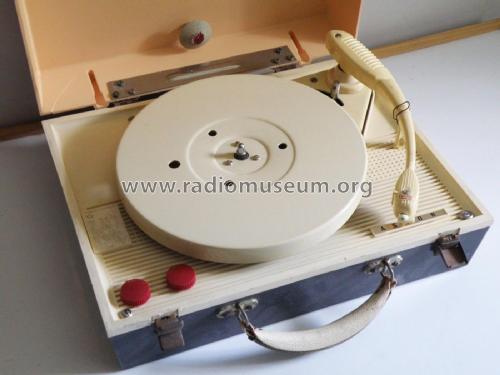 Playgram CPL; Astor brand, Radio (ID = 2176814) R-Player