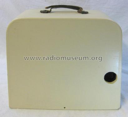 De Luxe Portable CJ; Astor brand, Radio (ID = 2920262) Radio
