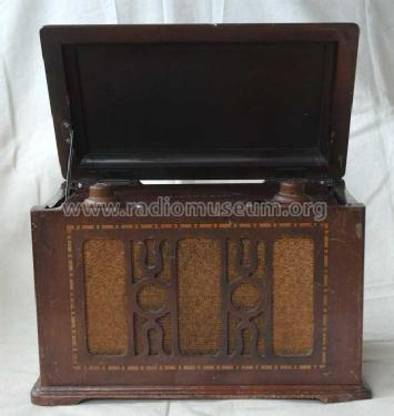 555 Music Box; Atwater Kent Mfg. Co (ID = 298079) Radio