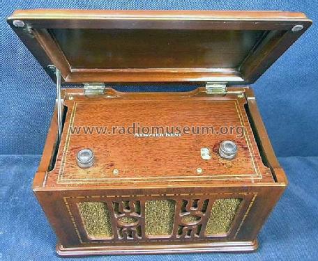 555 Music Box; Atwater Kent Mfg. Co (ID = 906721) Radio