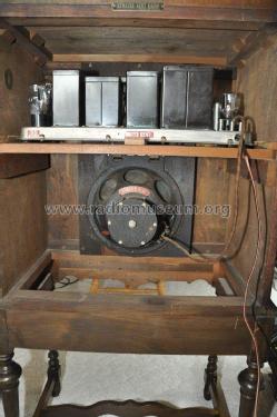 55 Console w/doors; Atwater Kent Mfg. Co (ID = 1643775) Radio