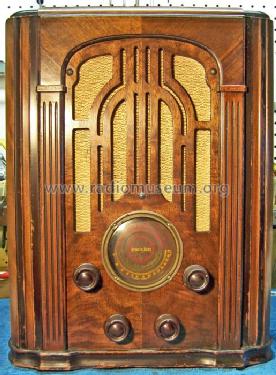 637 ; Atwater Kent Mfg. Co (ID = 661878) Radio