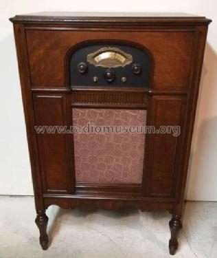 70 Console; Atwater Kent Mfg. Co (ID = 2729090) Radio