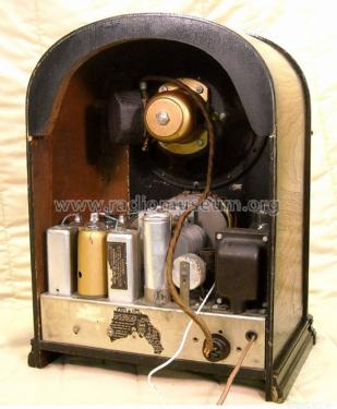 735; Atwater Kent Mfg. Co (ID = 1201650) Radio