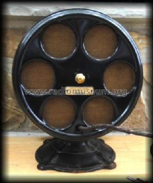 F2 table speaker; Atwater Kent Mfg. Co (ID = 1505869) Parlante