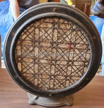 F2 table speaker; Atwater Kent Mfg. Co (ID = 2689093) Parlante