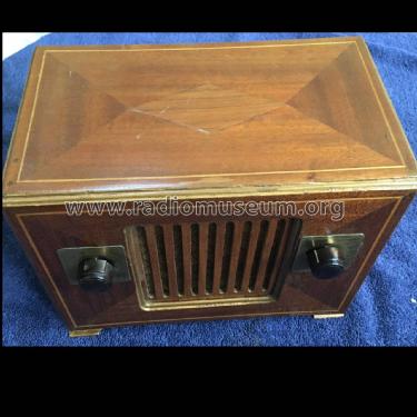 MB-54 ; Bamberger, L. & Co; (ID = 2674406) Radio