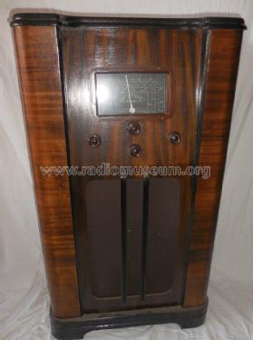 4-Valve Broadcast Battery Console ; Batyphone, C.S. Baty (ID = 1695089) Radio
