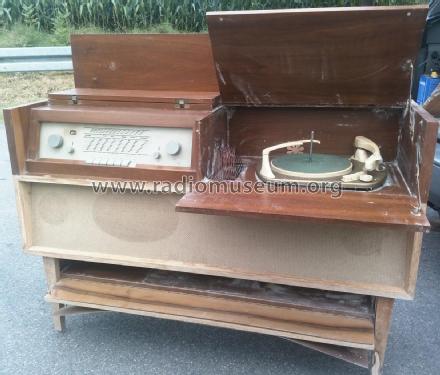 Musiktruhe MM2 - MMII Ch= RC60 RC55 UK; Braun; Frankfurt (ID = 2684033) Radio