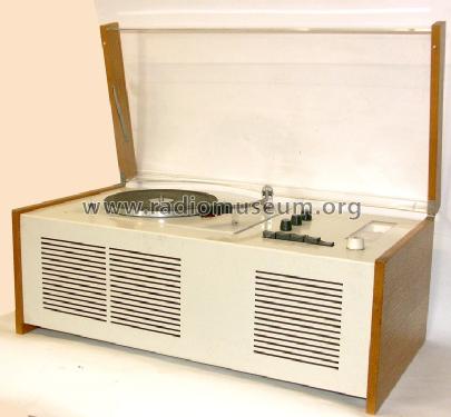 Phonosuper SK55 Ch= RC32; Braun; Frankfurt (ID = 584917) Radio