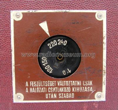 Vörös Szikra M2 RS 86-001/A; Budapesti (ID = 1070626) Sonido-V