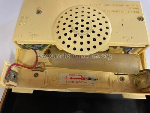 6 Transistor Travel Clock Radio 840; Bulova Watch Corp.; (ID = 2815247) Radio