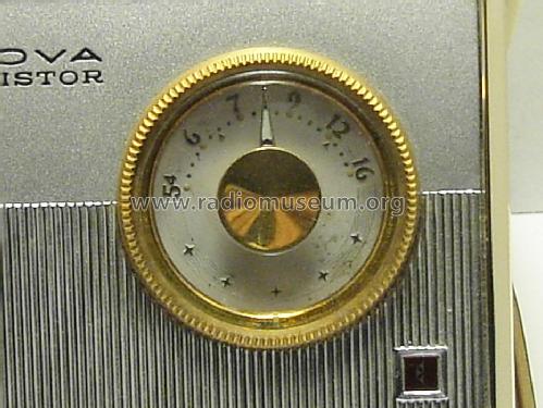 840 Travel Clock Radio ; Bulova Watch Corp.; (ID = 1427906) Radio