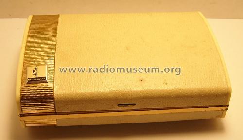 840 Travel Clock Radio ; Bulova Watch Corp.; (ID = 1427912) Radio