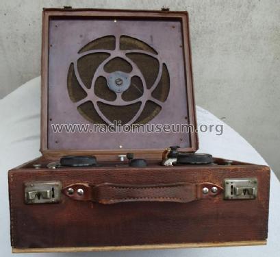 Screened Suitcase Portable ; Burndept Ltd. London (ID = 1596143) Radio