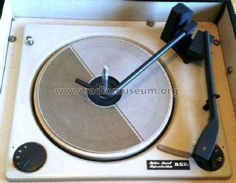 4-Speed Autochanger Record Player RP40; Bush Radio; London (ID = 1956064) R-Player