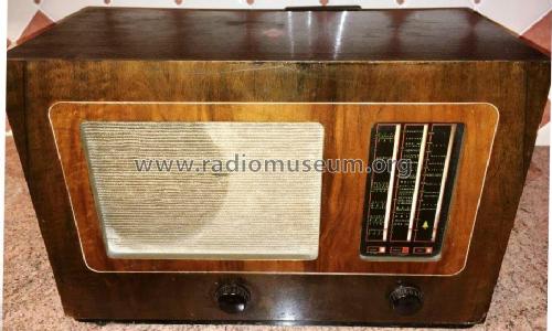 DAC1; Bush Radio; London (ID = 2062113) Radio