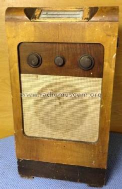 DUG3; Bush Radio; London (ID = 1589673) Radio