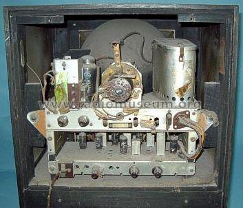 TUG24; Bush Radio; London (ID = 187881) Television