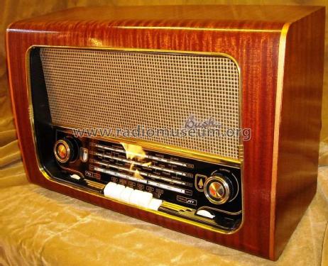 VHF64; Bush Radio; London (ID = 2320376) Radio