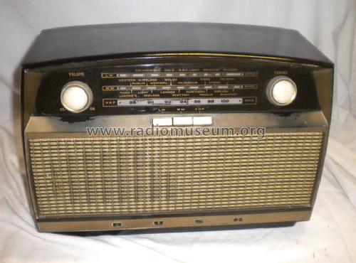 VHF80; Bush Radio; London (ID = 1489558) Radio