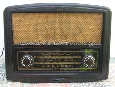 VHF90; Bush Radio; London (ID = 1089668) Radio