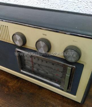 VTR133; Bush Radio; London (ID = 2880956) Radio
