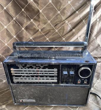 VTR178; Bush Radio; London (ID = 2893352) Radio