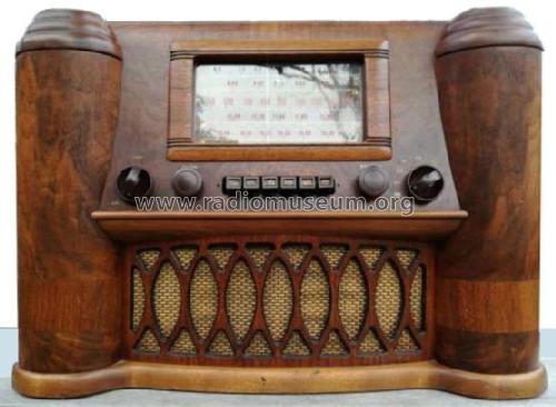 W-886-A ; Canadian (ID = 2284768) Radio