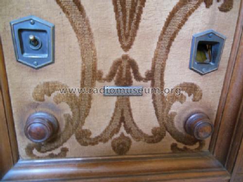 99 ; Canadian (ID = 1453058) Radio