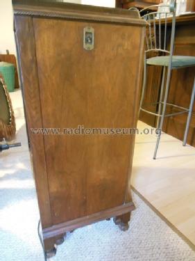 99 ; Canadian (ID = 1453061) Radio