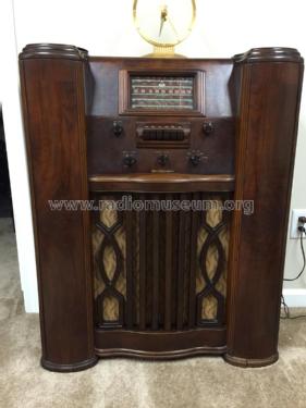 W-886-X ; Canadian (ID = 1770598) Radio