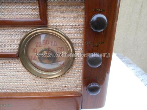 Radio Phonograph C-118; Canadian General (ID = 2451535) Radio