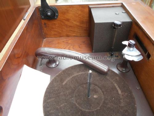 Radio Phonograph C-118; Canadian General (ID = 2451540) Radio