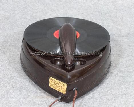 Record Player CJM3; Canadian General (ID = 2701229) R-Player