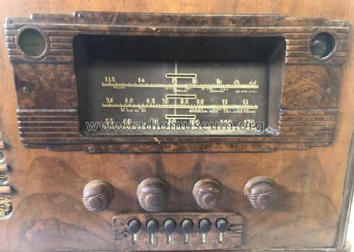 136 ; Canadian Marconi Co. (ID = 2668060) Radio